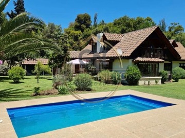 Casa en arriendo mensual en Moderna Casa con Excelente Conectividad (141817), Rengo - 6 dormitorios, 4 baños