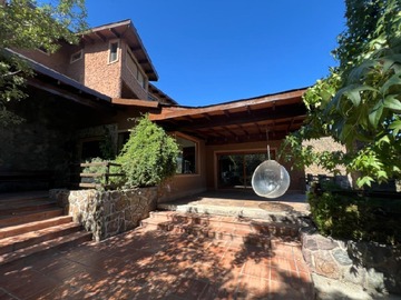 Casa en venta en Camino el cajon / el arrayan, Lo Barnechea - 3 dormitorios, 3 baños
