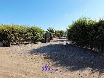 Parcela en venta en Til-Til, Santiago Metropolitan Region 9620000, Chile, Til til - 4 dormitorios, 3 baños