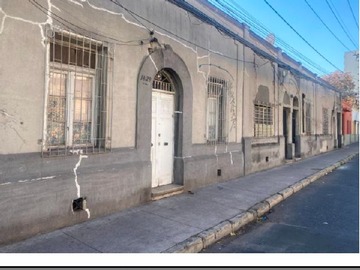 Casa en venta en Santiago 1429, Santiago, Región Metropolitana de Santiago 8320000, Chile, Santiago - 3 dormitorios, 1 baño
