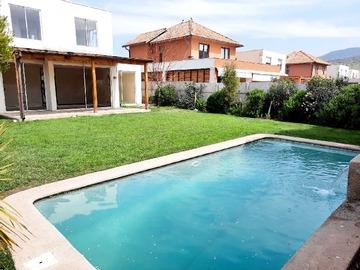 Arriendo Mensual / Casa / Colina