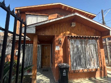 Casa en venta en Se vende casa 2 pisos en Villa Los Lagos (175539), Pudahuel - 5 dormitorios, 3 baños