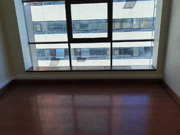 Oficina en arriendo mensual en Se Arrienda Oficina Central 34 M2 - 2 dormitorios, 1 baño