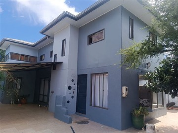 Venta / Casa / Calle Larga