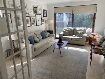 Casa en venta en Colegio mayflower, Lo Barnechea - 4 dormitorios, 4 baños
