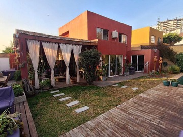Casa en venta en Moderna Casa Cerca de Colegios y Parques (148423), La Florida - 4 dormitorios, 4 baños
