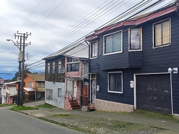 Casa en venta en augusto goecke, Puerto Montt - 4 dormitorios, 2 baños
