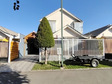 Casa en venta en Hermosa Casa Pasaje Micro Barrio Quletehue Sur, Larapinta Lampa - 3 dormitorios, 2 baños