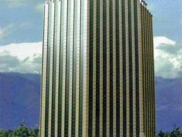 Oficina en arriendo mensual en Edificio Torre Centenario Miraflores, Santiago
