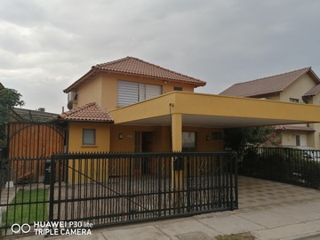 Casa en venta en El Atardecer, Pudahuel - 3 dormitorios, 3 baños