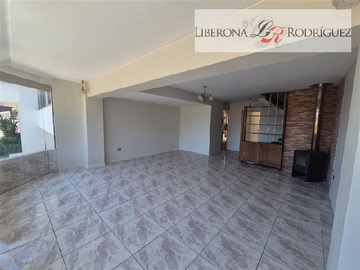 Casa en venta en Casa en condominio de Reñaca, a pasos del plan, Viña del Mar - 4 dormitorios, 3 baños