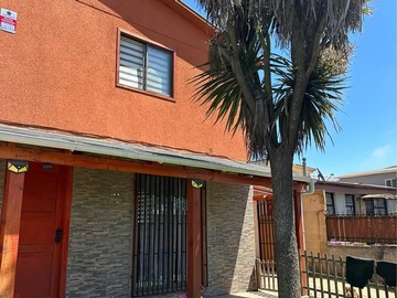 Casa en venta en Miraflores alto, Viña del Mar - 5 dormitorios, 2 baños