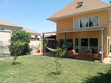 Casa en arriendo mensual en Moderna Casa con Excelente Conectividad (173756), Peñalolén - 3 dormitorios, 3 baños