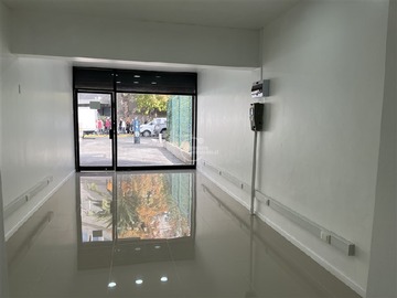 Local Comercial en arriendo mensual en Alto las condes, Las Condes - 1 baño