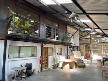 Local Comercial en arriendo mensual en Rafael Sotomayor/Yungay, Santiago - 3 baños
