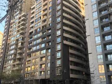Departamento en venta en Departamento amplio, metro Sta Lucía, Terraza (33810), Santiago - 2 dormitorios, 2 baños