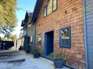 Casa en venta en Cercano al Jumbo, Puerto Varas - 3 dormitorios, 3 baños