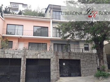 Casa en venta en Gran casa en Cerro Bellavista, Valparaíso - 6 dormitorios, 2 baños
