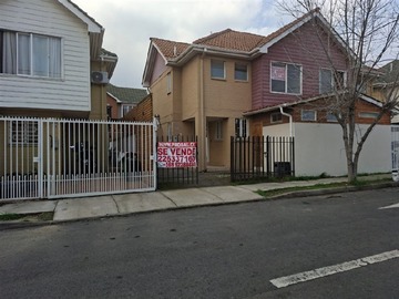 Casa en venta en Cerro Yanteles 1 Norte N°689, Puente Alto - 3 dormitorios, 3 baños