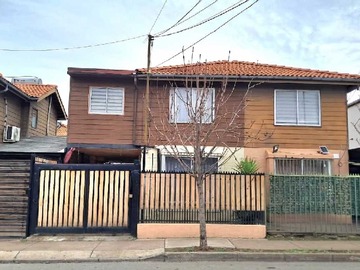 Casa en venta en Hermosa vista hacia la cordillera (178008), Puente Alto - 4 dormitorios, 2 baños