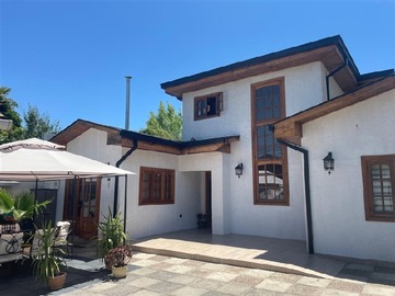 Casa en arriendo mensual en 6 norte 2 y 3 oriente, Talca - 4 dormitorios, 5 baños