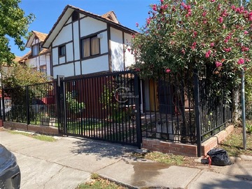 Casa en venta en Ciudad satelite, Maipú - 3 dormitorios, 3 baños