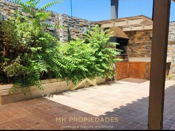 Casa en arriendo mensual en Espectacular Casa en Arriendo - 4 dormitorios, 3 baños