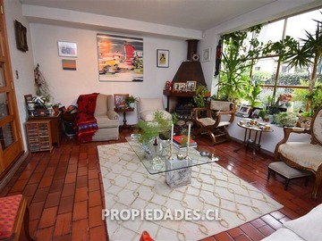 Casa en venta en EL Sauce / Casa 5D en Condominio, Lo Barnechea - 5 dormitorios, 3 baños