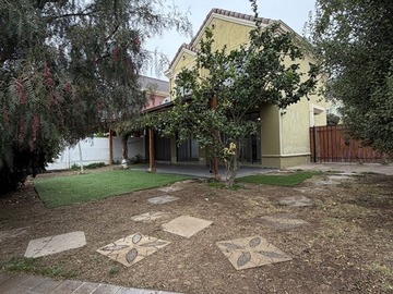 Casa en arriendo mensual en Ciudad de Los Valles - Avenida Transversal Uno, Pudahuel - 3 dormitorios, 3 baños