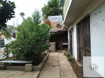 Casa en venta en Avenida Primavera, Valparaíso - 7 dormitorios, 2 baños
