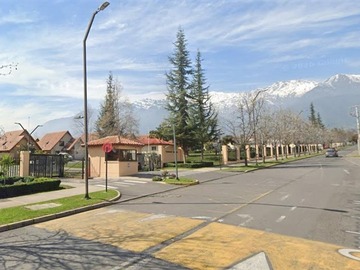 Casa en venta en En Venta Casa Aislada con 2° Piso en Camino Del Olivo 7733. Condominio Magnolio, Peñalolén, Peñalolén - 4 dormitorios, 3 baños