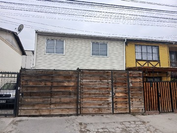 Casa en venta en Isabel de Castilla, Maipú - 4 dormitorios, 2 baños