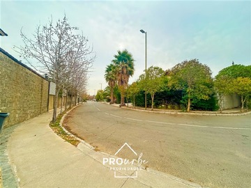 Casa en venta en Chamisero, Colina - 4 dormitorios, 5 baños