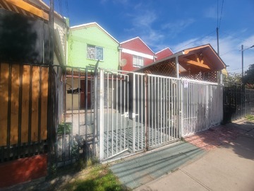 Casa en venta en El rosal, Maipú - 2 dormitorios, 2 baños