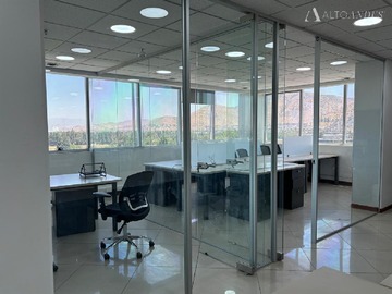 Oficina en venta en Av el Salto 4001, Huechuraba - 7 dormitorios, 3 baños