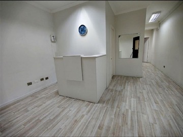 Oficina en venta en Compañia con Teatinos, Santiago - 1 dormitorio, 2 baños