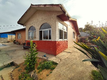 Casa en venta en Propiedad con Gran Terreno Villa Alemana - 4 dormitorios, 2 baños