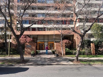 Departamento en venta en Hernando de Magallanes. Av. Colón. Amoblado. (175436), Las Condes - 4 dormitorios, 3 baños
