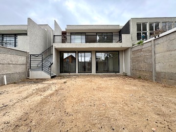 Casa en venta en Teniente Serrano, Quilpué - 3 dormitorios, 3 baños