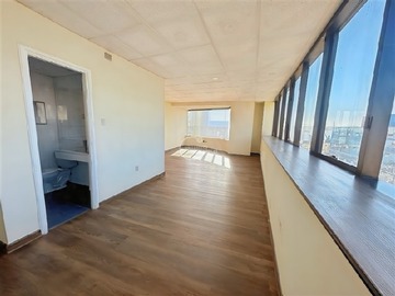 Oficina en arriendo mensual en Plaza sotomayor, Valparaíso - 3 dormitorios, 4 baños
