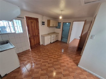 Casa en arriendo mensual en calle Las Calas, La Florida - 2 dormitorios, 1 baño