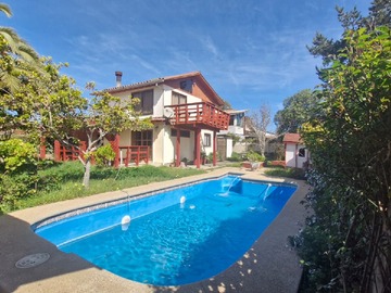 Casa en venta en Piedra del trueno, El Quisco - 4 dormitorios, 2 baños