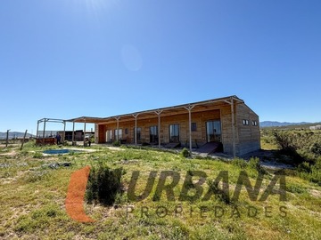 Parcela en arriendo mensual en Parcela con casa y vista al mar en tanguemar ii, tongoy, Coquimbo - 3 dormitorios, 2 baños