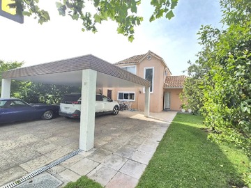 Casa en venta en Santa Elena, Colina - 4 dormitorios, 3 baños