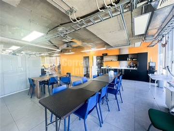 Oficina en venta en Camino El Alba - Metro Los Dominicos, Las Condes - 2 baños