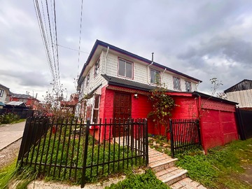 Casa en venta en Amplia Casa en Venta, Valdivia (170337), Valdivia - 4 dormitorios, 2 baños