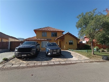 Casa en venta en Avenida Ignacio carrera pinto 11200, Colina - 4 dormitorios, 3 baños