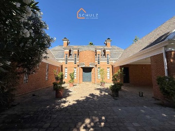 Casa en venta en En venta casa en Parcelas Del Parque (83843), Talca - 6 dormitorios, 6 baños
