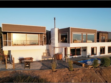 Casa en venta en Mantagua, Quintero - 5 dormitorios, 1 baño