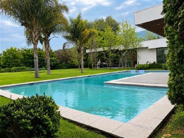 Casa en venta en Las Brisas Chicureo, Colina - 6 dormitorios, 5 baños